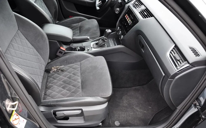 Skoda Octavia cena 69900 przebieg: 205000, rok produkcji 2018 z Poręba małe 781